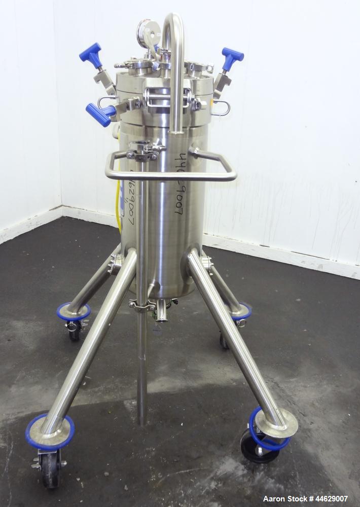 Used Feldmeier Pressure Tank, 13 Gallon (50 Liter), 316L Stainless Steel, Vertical. 12” Diameter x 28” straight side, clamp on slight dished top, dished bottom. Internal rated 50 psi/Full Vacuum at -...