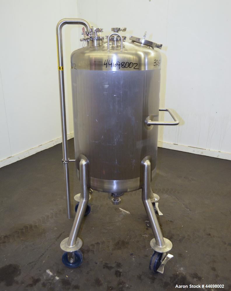 Used Feldmeier Pressure Tank, 200 liter (52.8 gallon), 316 L stainless steel, vertical. Approximately 24" diameter x 30" straight side, dished top and bottom.  Internal rated 50 psi/full vacuum at -2...