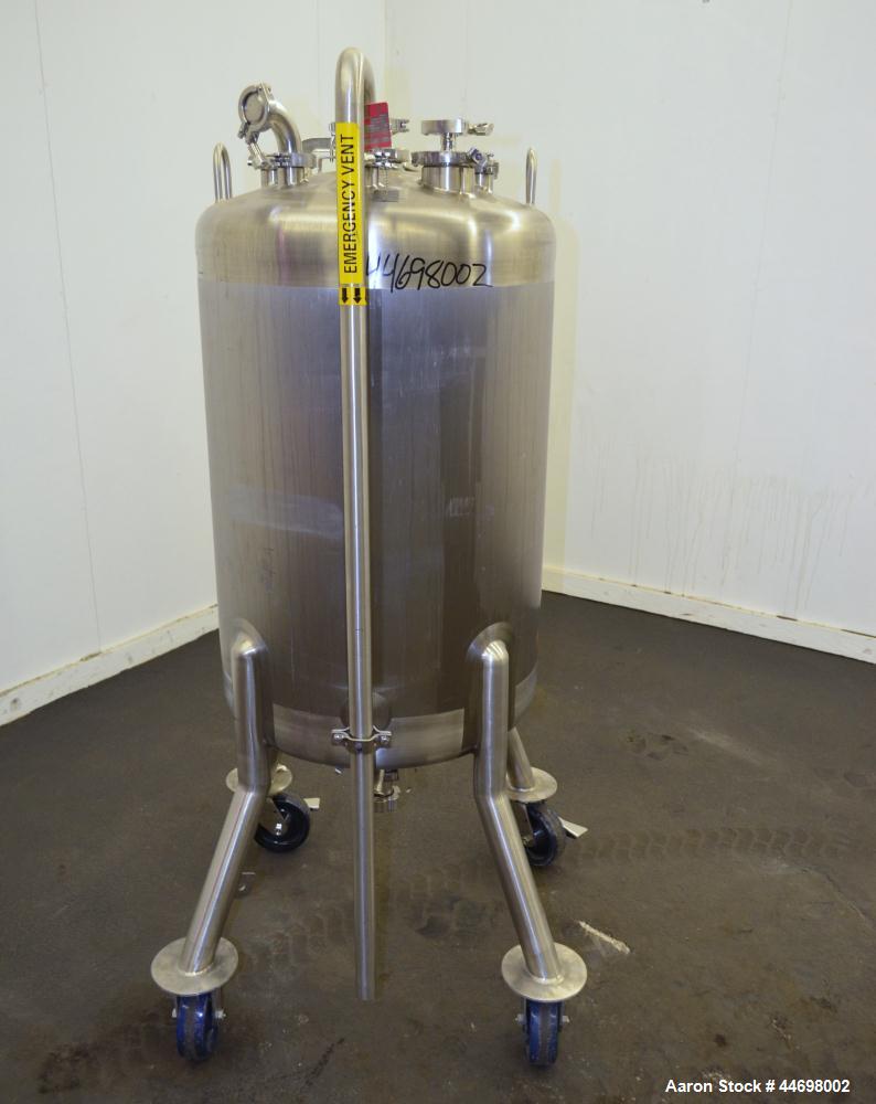 Used Feldmeier Pressure Tank, 200 liter (52.8 gallon), 316 L stainless steel, vertical. Approximately 24" diameter x 30" straight side, dished top and bottom.  Internal rated 50 psi/full vacuum at -2...