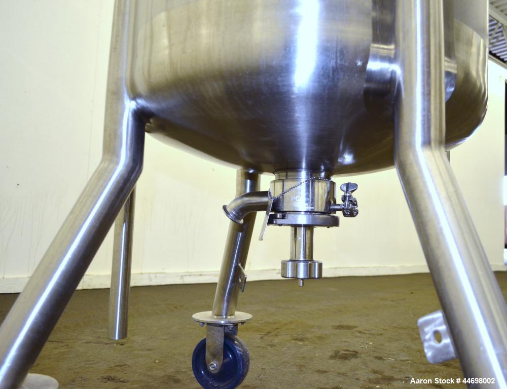 Used Feldmeier Pressure Tank, 200 liter (52.8 gallon), 316 L stainless steel, vertical. Approximately 24" diameter x 30" straight side, dished top and bottom.  Internal rated 50 psi/full vacuum at -2...