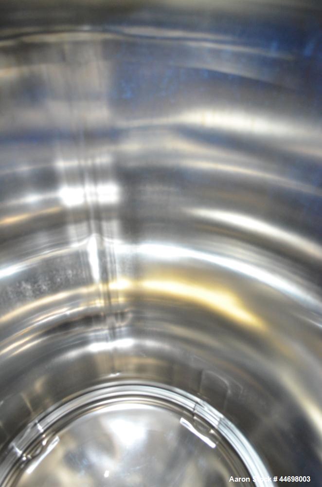 Used Feldmeier Pressure Tank, 200 liter (52.8 gallon), 316 L stainless steel, vertical. Approximately 24" diameter x 30" straight side, dished top and bottom.  Internal rated 50 psi/full vacuum at -2...