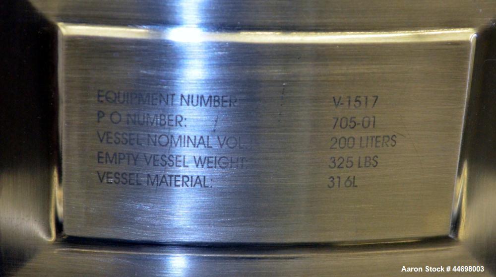 Used Feldmeier Pressure Tank, 200 liter (52.8 gallon), 316 L stainless steel, vertical. Approximately 24" diameter x 30" straight side, dished top and bottom.  Internal rated 50 psi/full vacuum at -2...