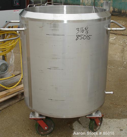 Used Feldmeier Kettle, 125 Gallon, 316 Stainless Steel. 31-1/2" diameter x 35" straight side. Flat top with bifold cover, 2" slope bottom with a 1" National Pipe Thread side bottom outlet. Jacket rat...