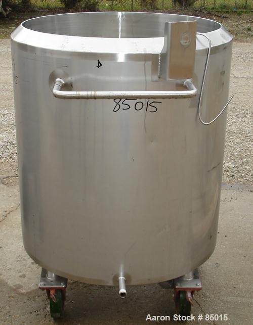 Used Feldmeier Kettle, 125 Gallon, 316 Stainless Steel. 31-1/2" diameter x 35" straight side. Flat top with bifold cover, 2" slope bottom with a 1" National Pipe Thread side bottom outlet. Jacket rat...