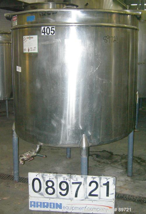 USED: Filpaco tank, 425 gallon, 304 stainless steel, vertical. 52" diameter x 47" straight side, open top with a 2 piece cover, sloped bottom. 1-1/2" off center bottom outlet. Side bottom 3 blade agi...