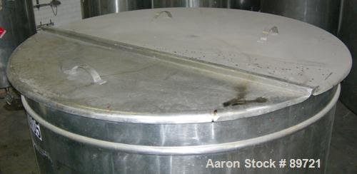 USED: Filpaco tank, 425 gallon, 304 stainless steel, vertical. 52" diameter x 47" straight side, open top with a 2 piece cover, sloped bottom. 1-1/2" off center bottom outlet. Side bottom 3 blade agi...