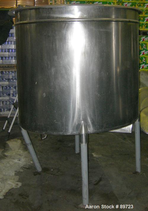 USED: Filpaco tank, 425 gallon, 304 stainless steel, vertical. 52" diameter x 47" straight side, open top with a 2 piece cover, sloped bottom. 1-1/2" off center bottom outlet. Side bottom 3 blade agi...