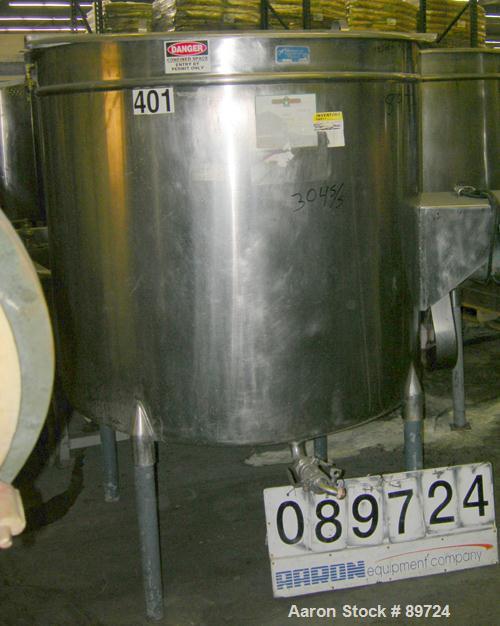 USED: Filpaco tank, 425 gallon, 304 stainless steel, vertical. 52" diameter x 47" straight side, open top with a 2 piece cover, sloped bottom. 1-1/2" off center bottom outlet. Side bottom 3 blade agi...