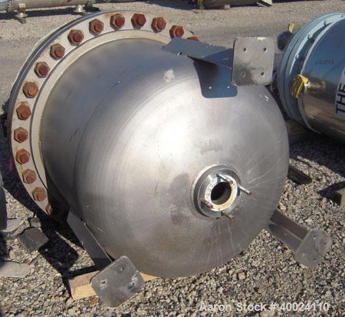 Used Four Corp Pressure Tank, 150 gallon, 316L stainless steel, vertical. 36" diameter x 30" straight side, 2:1 elliptical bolt on top, 2:1 elliptical bottom. Internal rated 150 psi at 300 deg F. Che...