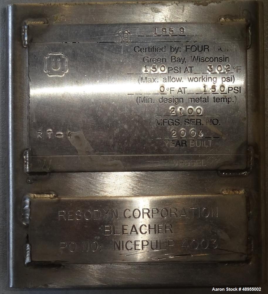 Used Four Corp Pressure Tank, Approximately 375 Gallon, 304 Stainless Steel.
