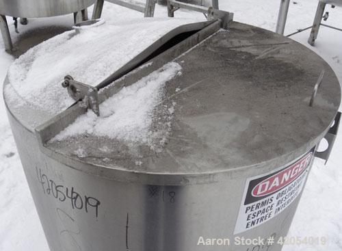Used General Oil Equipment Company Tank, 200 gallon, 316 stainless steel, vertical. 37-1/2" diameter x 44" straight side, 1/2 open top with a (1) piece cover, flat bottom. 2-1/2" sanitary side bottom...