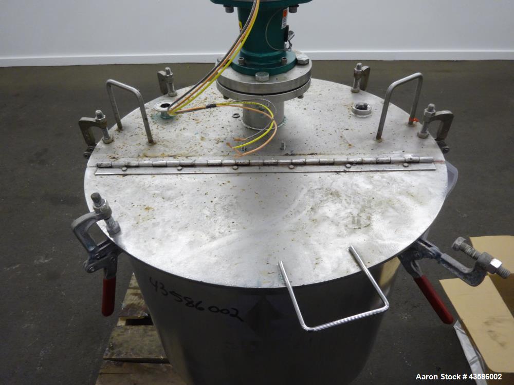 Used Graco Mixing System consisting of: (1) 45 Gallon Stainless Steel Graco Tan