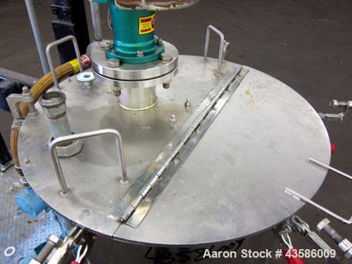 Used Graco Mixing System consisting of: (1) 45 Gallon Stainless Steel Graco Tan
