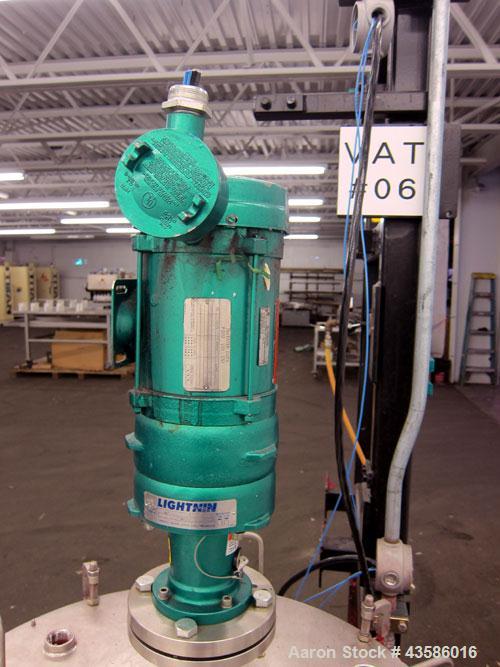 Used Graco Mixing System consisting of: (1) 45 Gallon Stainless Steel Graco Tan