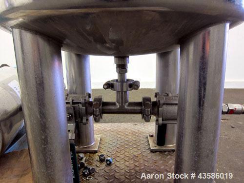 Used Graco Mixing System consisting of: (1) Graco tank, 45 gallon, 304 stainless steel. 24" Diameter x 21" straight side, open top with a 1/3 hinged clamp down cover, dished bottom. Approximate 1/2" ...