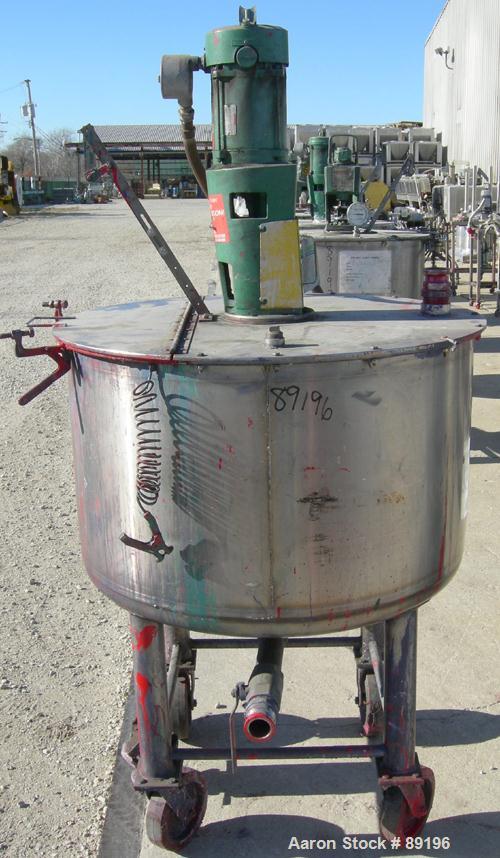 USED: Graco tank, 100 gallon, 304 stainless steel, vertical. 30" diameter x 20" straight side. Flat bolt on top with 1/4 hinged cover, dish bottom. Top entering Lightnin agitator, model XJCK-43. 1" d...