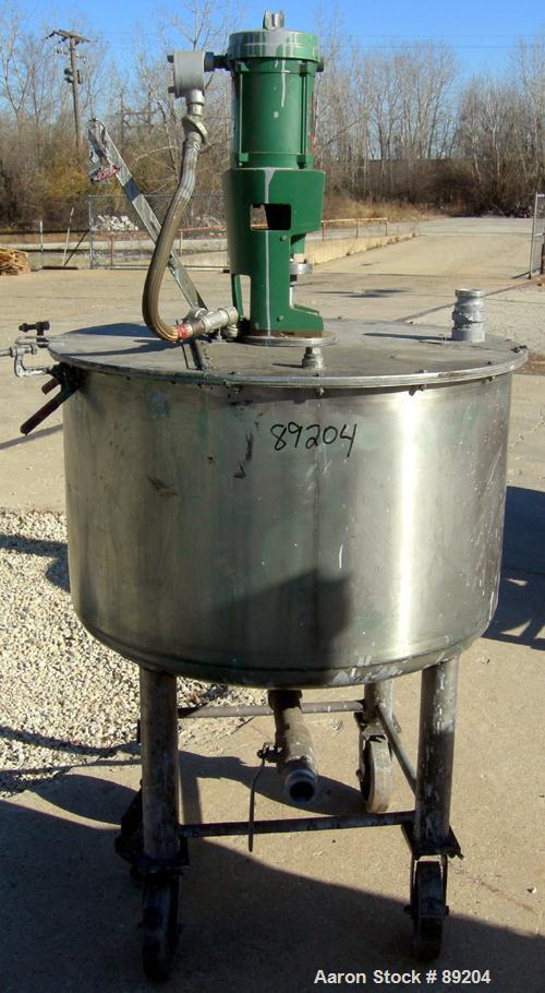 USED: Graco tank, 100 gallon, 304 stainless steel, vertical. 30" diameter x 20" straight side. Flat bolt on top with 1/4 hinged cover, dish bottom. Top entering Lightnin agitator, model XJCK-43. 1" d...