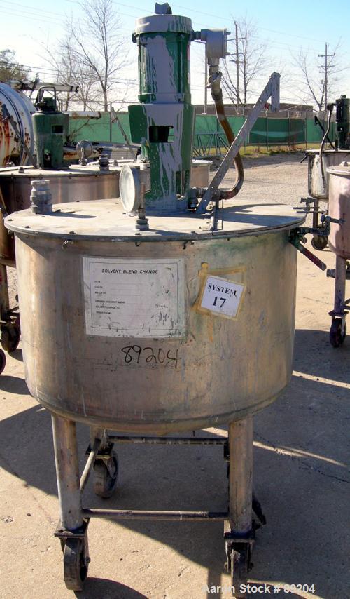 USED: Graco tank, 100 gallon, 304 stainless steel, vertical. 30" diameter x 20" straight side. Flat bolt on top with 1/4 hinged cover, dish bottom. Top entering Lightnin agitator, model XJCK-43. 1" d...