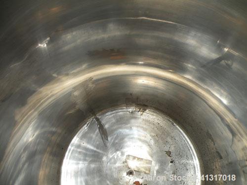Used Groen Pressure Tank, Model 120 GAL SP, 120 Gallon, 304 Stainless Steel, Vertical.  30" diameter x 38" straight side. Dish top and bottom. Internal rated 25 psi at 300 deg F. Openings: top 15" ma...