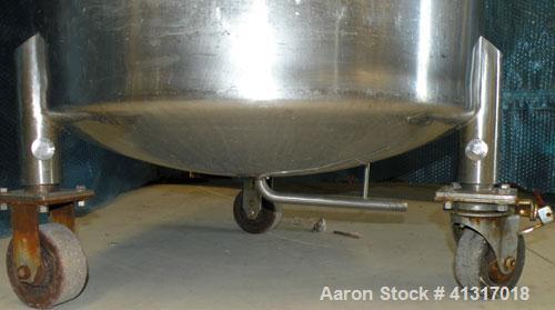 Used Groen Pressure Tank, Model 120 GAL SP, 120 Gallon, 304 Stainless Steel, Vertical.  30" diameter x 38" straight side. Dish top and bottom. Internal rated 25 psi at 300 deg F. Openings: top 15" ma...