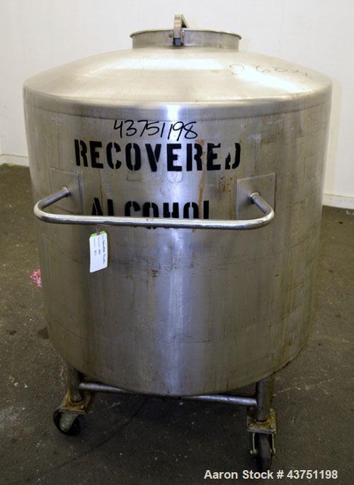 Used Groen Tank, 200 Gallon, 304 Stainless Steel, Vertical.42" Diameter x 35" straight side.Dished top, 1" sloped bottom.Openings:top 16" manway with cover; approximately 2-1/2" side bottom outlet.Mo...