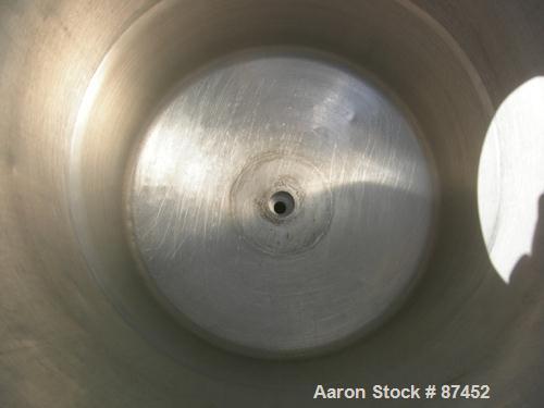 Used Groen Pressure Tank, 60 Gallon, 316 Stainless Steel, Vertical. 24" Diameter x 34" straight side, dish top and bottom. Internal rated 25 psi at 650 deg F. Openings: top (2) 2", 10" with a 4" sigh...