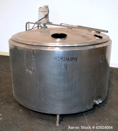 Used Groen Farm Milk Tank, 275 Gallon, Model RW3-275, 304 Stainless Steel, Vertical. Approximate 53’’ diameter x 29’’ straight side. Open top with a full 1 piece hinged cover, sloped bottom. Approxim...