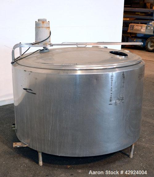 Used Groen Farm Milk Tank, 275 Gallon, Model RW3-275, 304 Stainless Steel, Vertical. Approximate 53’’ diameter x 29’’ straight side. Open top with a full 1 piece hinged cover, sloped bottom. Approxim...