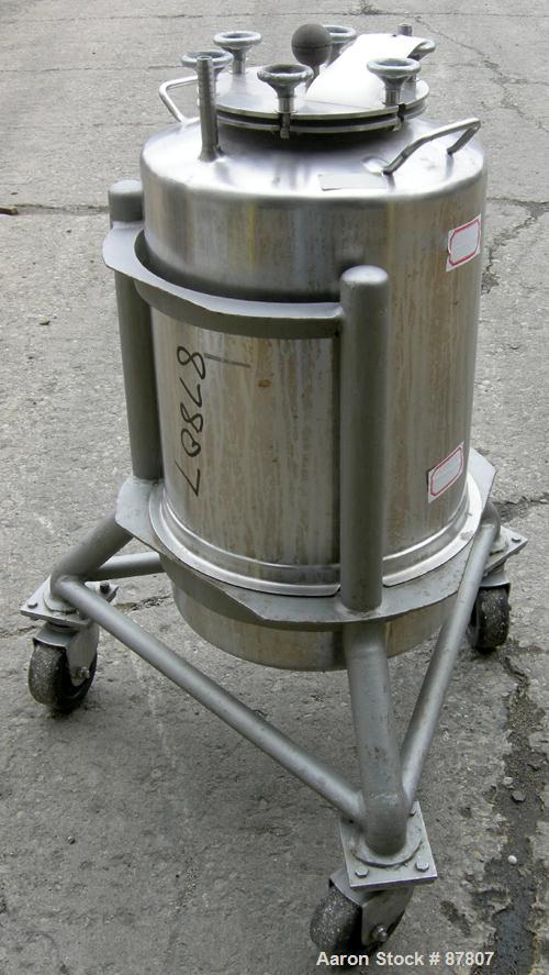 Used Groen Tank, 18 Gallon, 316 Stainless Steel, Vertical. 15-1/2" Diameter X 23" straight side, dish top and bottom. Openings: top (2) 3/8", 6" with cover; 3/8" center bottom outlet. Includes a carb...