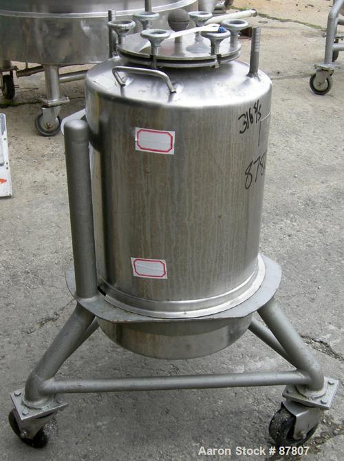 Used Groen Tank, 18 Gallon, 316 Stainless Steel, Vertical. 15-1/2" Diameter X 23" straight side, dish top and bottom. Openings: top (2) 3/8", 6" with cover; 3/8" center bottom outlet. Includes a carb...