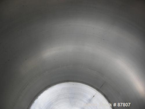 Used Groen Tank, 18 Gallon, 316 Stainless Steel, Vertical. 15-1/2" Diameter X 23" straight side, dish top and bottom. Openings: top (2) 3/8", 6" with cover; 3/8" center bottom outlet. Includes a carb...
