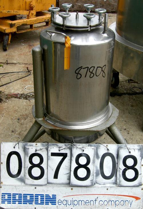 Used Groen Tank, 18 Gallon, 316 Stainless Steel, Vertical. 15-1/2" Diameter x 23" straight side, dish top and bottom. Openings: top (2) 3/8", 6" with cover; 3/8" center bottom outlet. Includes a carb...