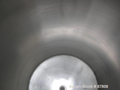Used Groen Tank, 18 Gallon, 316 Stainless Steel, Vertical. 15-1/2" Diameter x 23" straight side, dish top and bottom. Openings: top (2) 3/8", 6" with cover; 3/8" center bottom outlet. Includes a carb...
