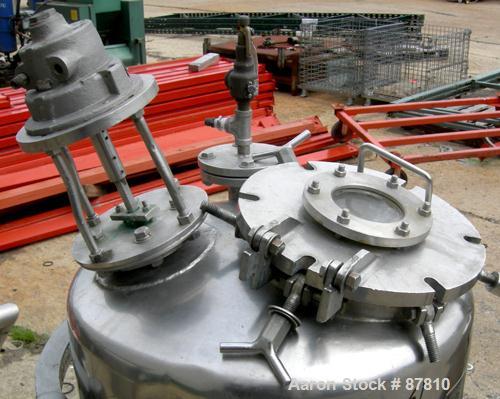USED: Groen pressure tank, 60 gallon, 316 stainless steel, vertical. 24" diameter X 34" straight side, dish top and bottom. Internal rated 25 psi at 650 deg F. Off center top entering Lightnin air op...