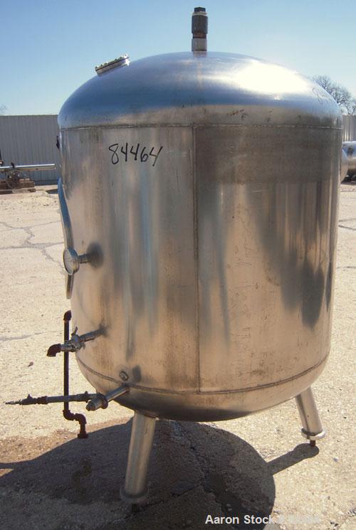 Used Grundy Pressure Tank, 182 gallon, 304 stainless steel, vertical. 38" diameter x 30" straight side, dished top and bottom, rated 30 psi. Openings: top 1-1/2", (2) 3" sight glass; side (3) 1", 14"...