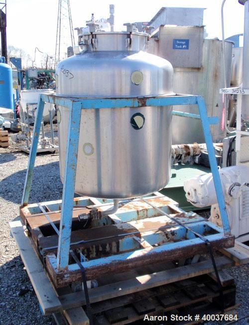 Used Javo N.V. Alkmaar Pressure Tank, 100 Gallon, Stainless Steel, Vertical. 30'' diameter x 30'' straight side, dished top and bottom. Internal rated 50 psi at 300 deg F. 15'' top manway with cover,...