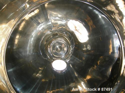 USED: Lee tank, 40 gallon, 304 stainless steel, vertical. 24" diameter x 20" straight side x 20" cone. Dish bolt on top. Off center Lightnin agitator, model V5C18N. 1" diameter 2 piece shaft with a 3...
