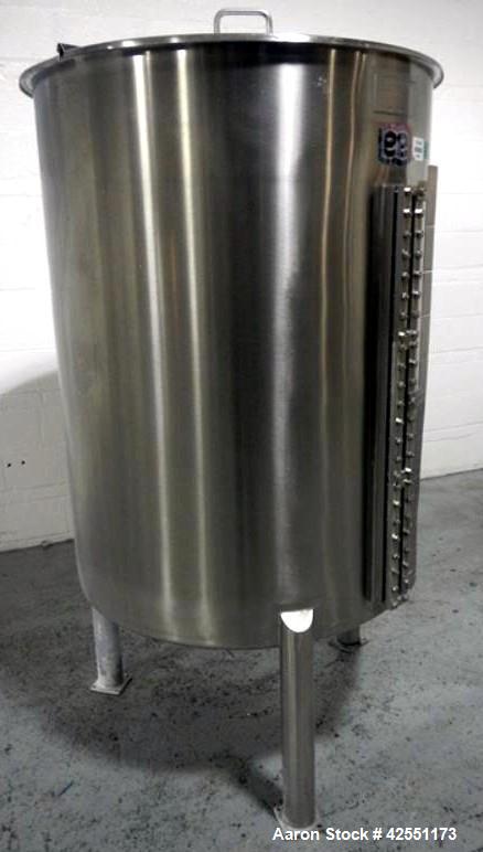 Used 1000 Liter Stainless Steel Lee tank, Model 1000LDBT