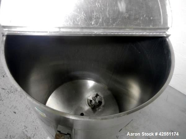 Used 1000 Liter Stainless Steel Lee tank, Model 1000LDBT