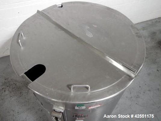 Used 1000 Liter Stainless Steel Lee tank, Model 1000LDBT