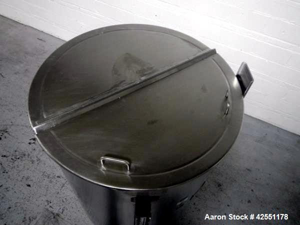 Used 1000 Liter Stainless Steel Lee tank, Model 1000LDBT