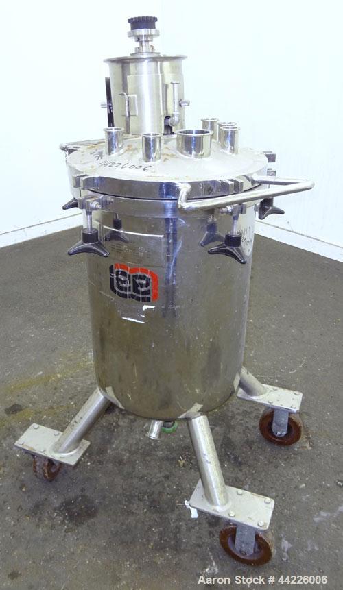 Used- Lee Industries Stainless Steel Pressure Tank, 26.4 Gallon, Model 100LCBT