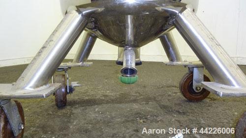 Used Lee Industries Stainless Steel Pressure Tank, 26.4 Gallon, Model 100LCBT