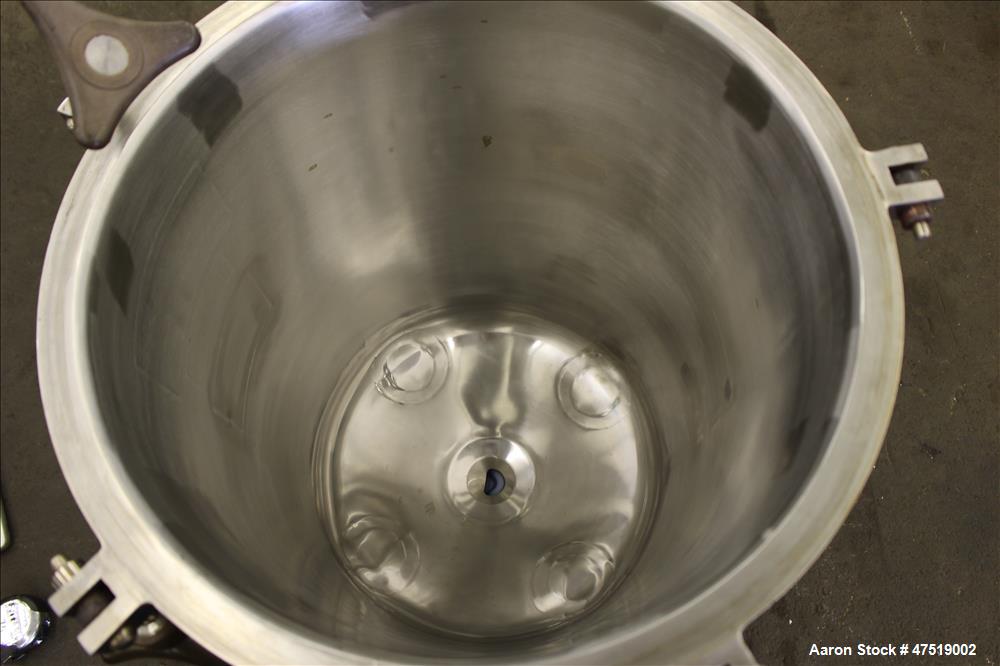 Used Lee Industries Mix Tank, Model 100LCBT, 26.4 Gallon (100 Liter), 316 Stain