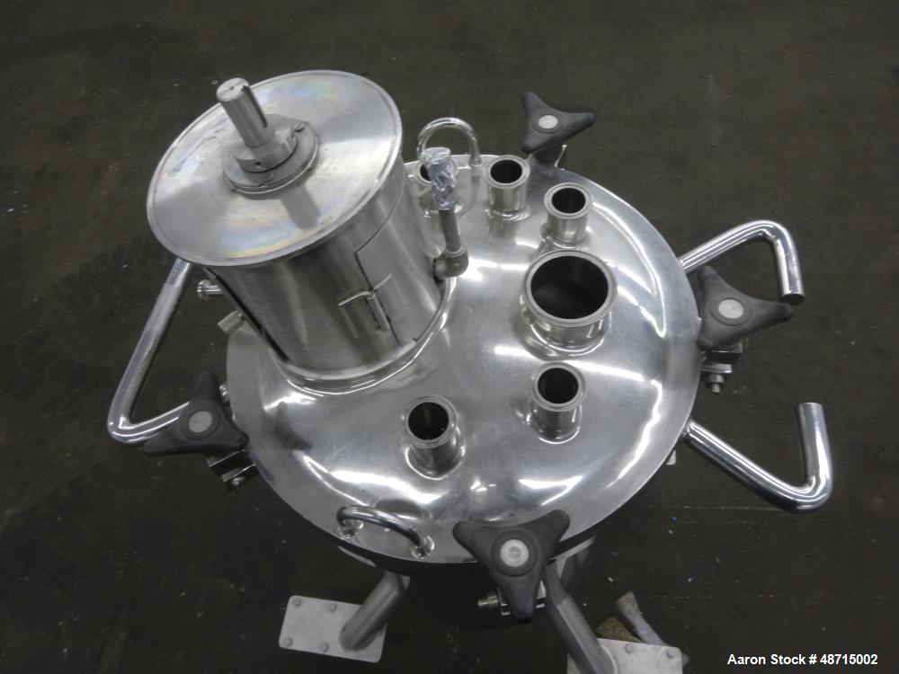 Used Lee Industries Pressure Tank, 100 Liter (26.4 gallons), Model 100LCBT