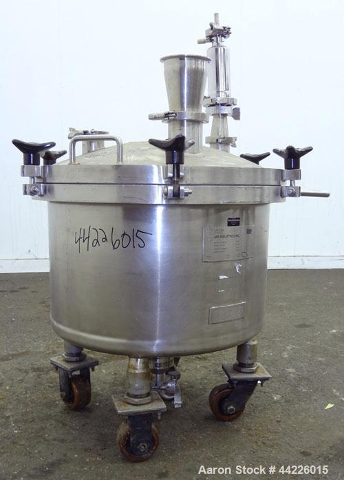 Used 26.4 Gallon Stainless Steel Lee Industries Pressure Tank, Model 100LDBT