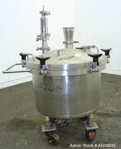 Used 26.4 Gallon Stainless Steel Lee Industries Pressure Tank, Model 100LDBT