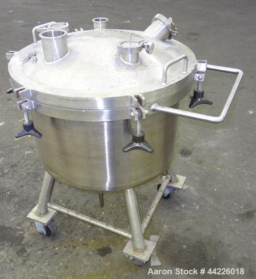 Used 26.4 Gallon Stainless Steel Lee Industries Pressure Tank, Model 100LDBT