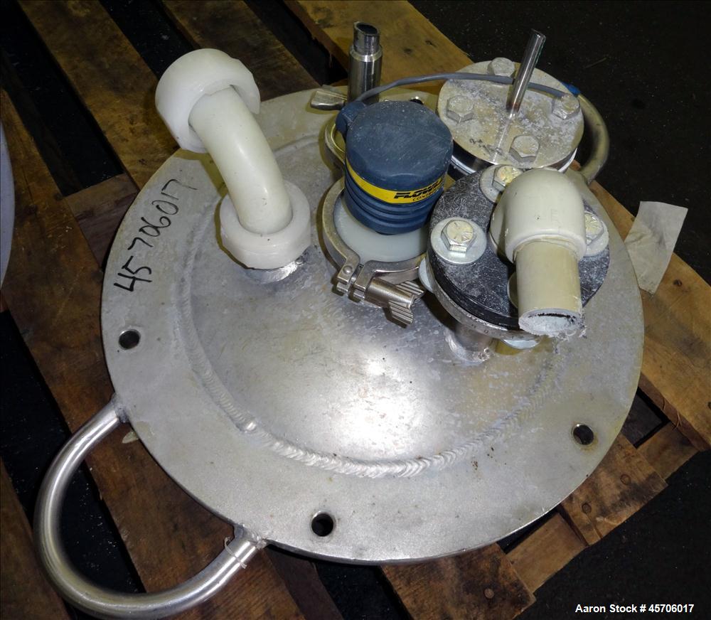 Used Lee Industries Pressure Tank, 10 Gallon, Model 10DBT, 316 Stainless Steel, Vertical. 14" Diameter x 12" straight side, slight dished bolt on top, dish bottom. Internal rated 30psi at -20 to 300 ...