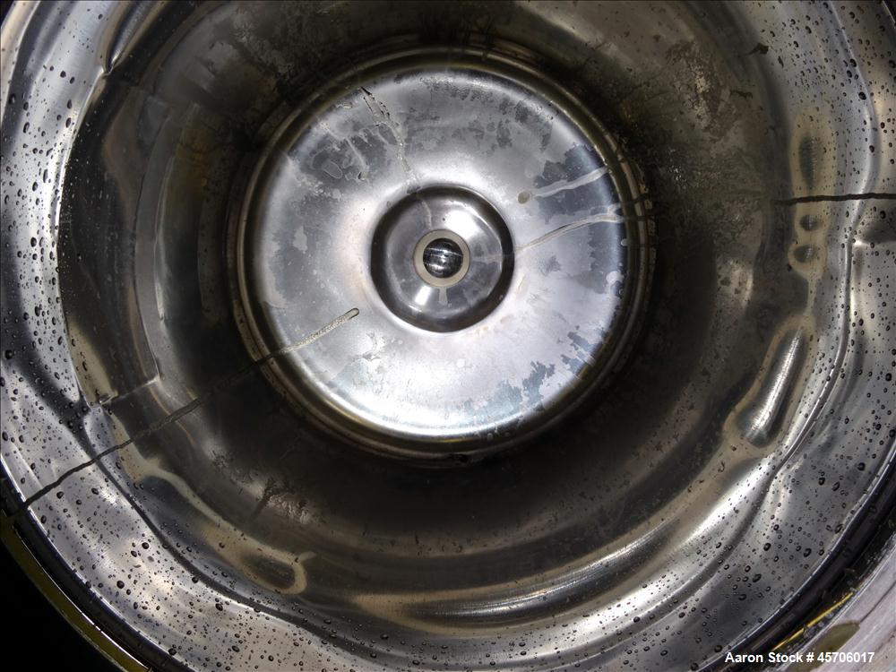 Used Lee Industries Pressure Tank, 10 Gallon, Model 10DBT, 316 Stainless Steel, Vertical. 14" Diameter x 12" straight side, slight dished bolt on top, dish bottom. Internal rated 30psi at -20 to 300 ...